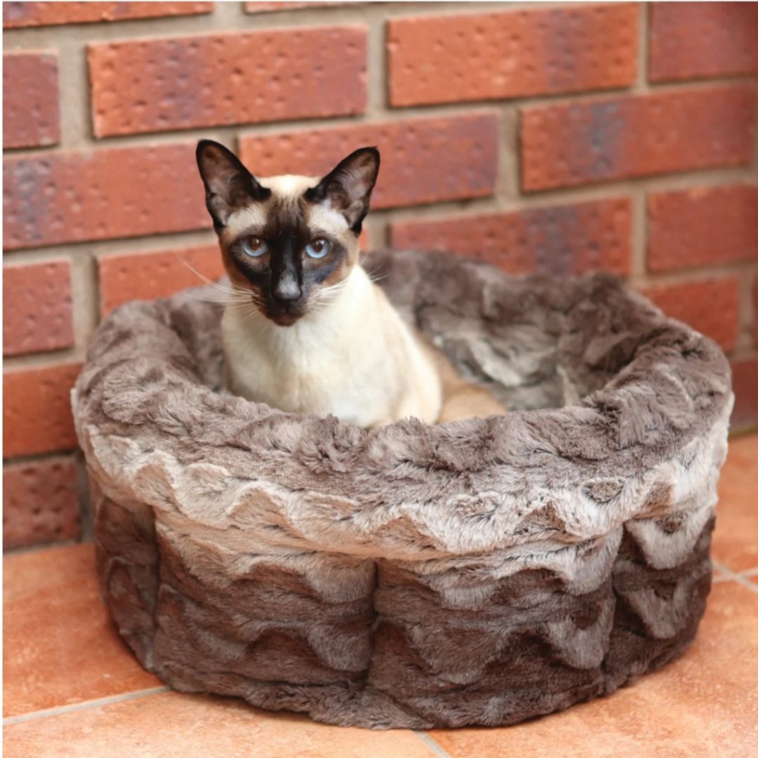 Rosewood Grey & Cream Snuggle Plush Round